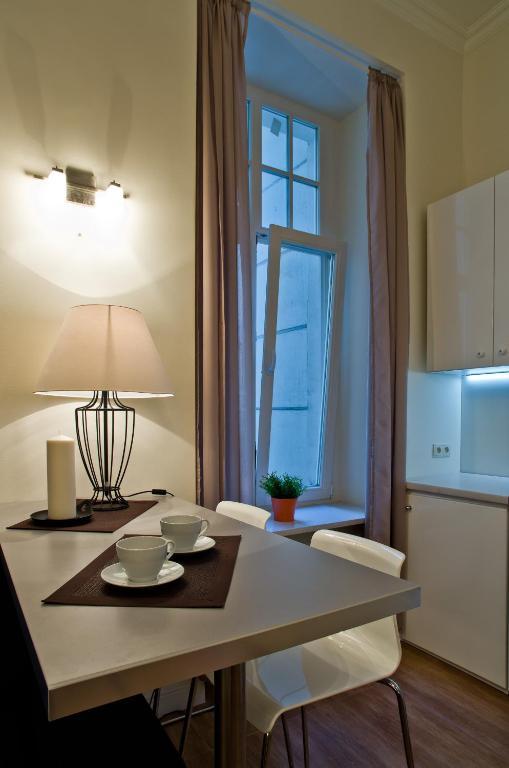 Residence Okolnik Apartments Варшава Экстерьер фото