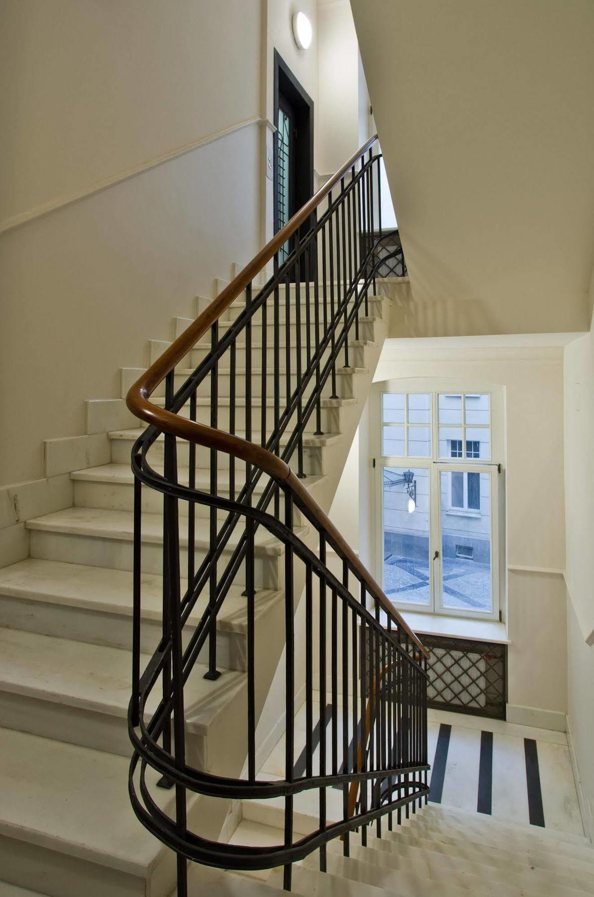 Residence Okolnik Apartments Варшава Экстерьер фото